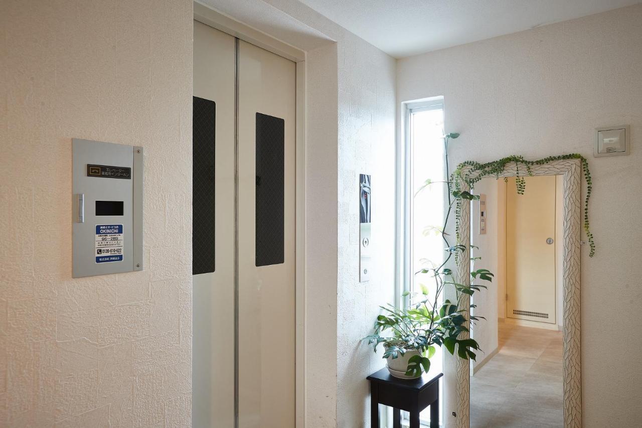 New Normal Hotel In Nago ニューノーマルホテルイン名護 Экстерьер фото