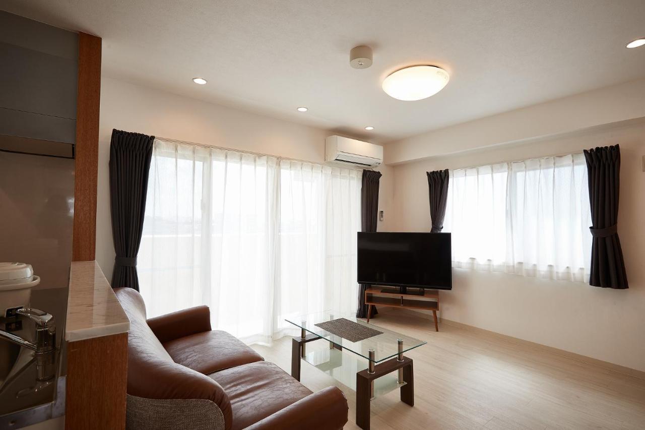 New Normal Hotel In Nago ニューノーマルホテルイン名護 Экстерьер фото